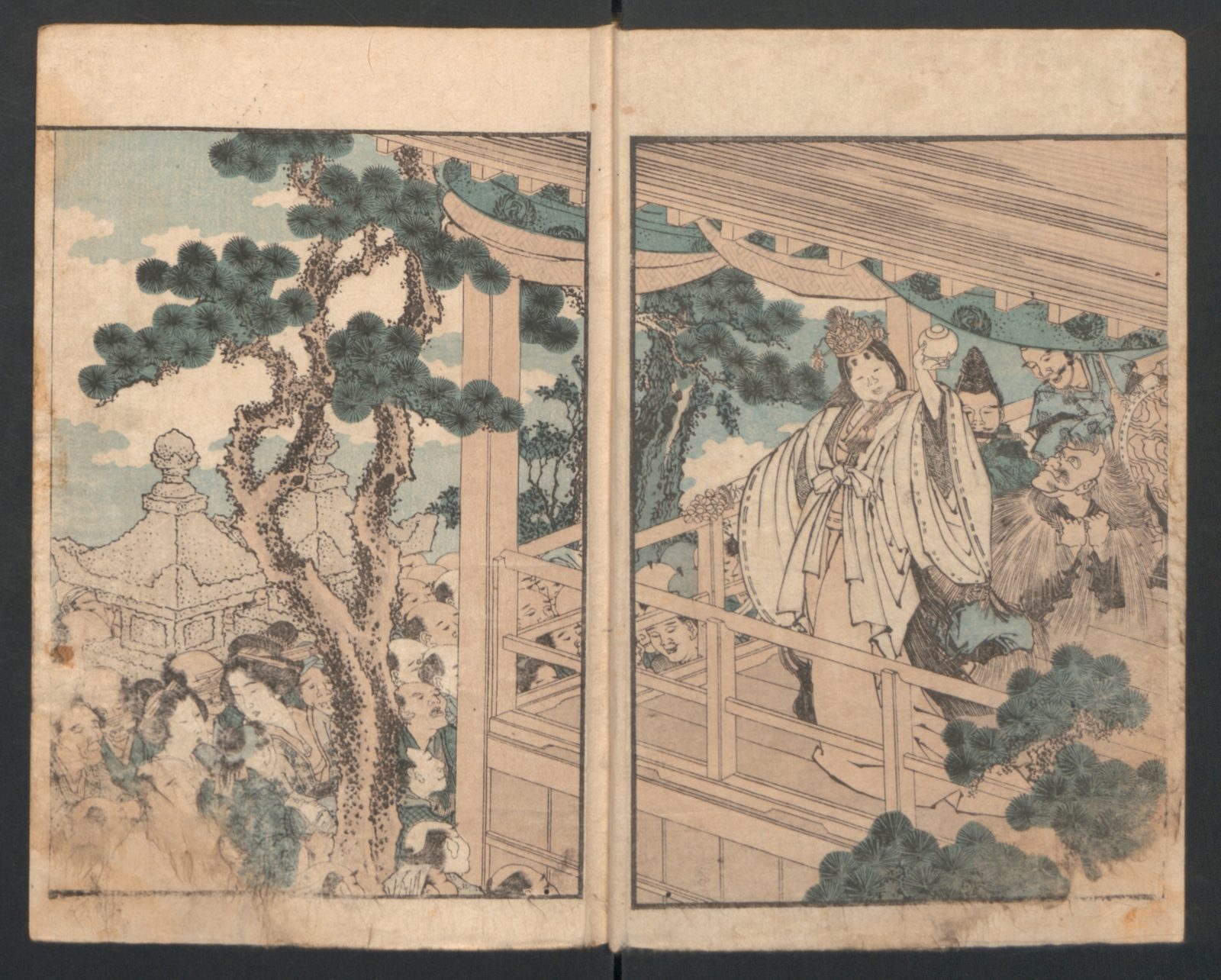 Ilustração de Hokusai: kagura num santuário, bailarina de coroa alta e vestes brancas ergue uma mão, músicos e uma figura mascarada atrás, povo em baixo