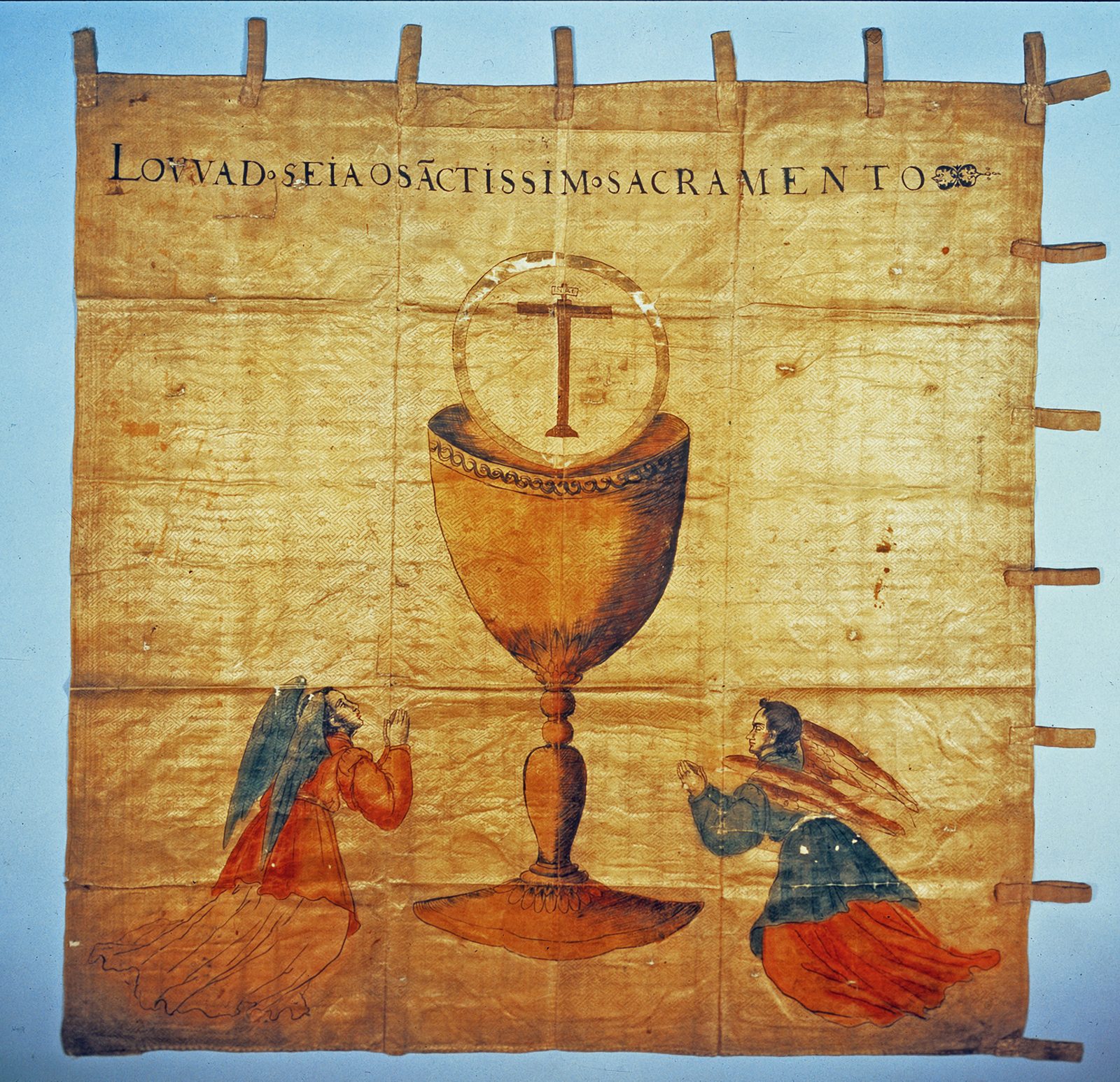 Amakusa Shirō's battle flag: angels adoring the Blessed Sacrament, with Portuguese inscription